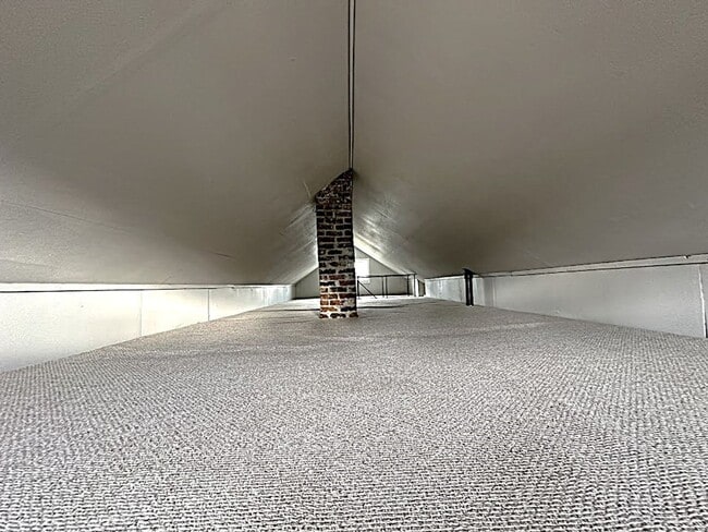 Building Photo - Cozy Meets Chic – 2BR Home with Outdoor Bliss!