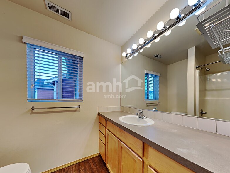 Building Photo - 6215 Park St E