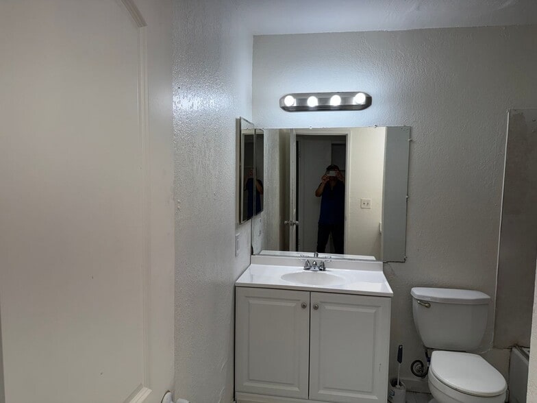 Building Photo - 6284 Porterfield Ct