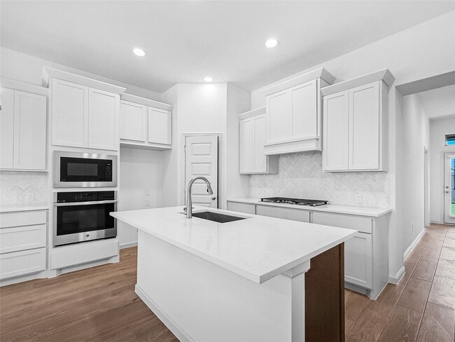 Building Photo - 26819 Meadow Ln