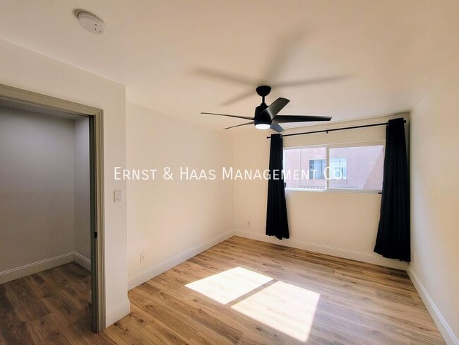 Building Photo - Beautifully Remodeled 2 Story Townhome wit...