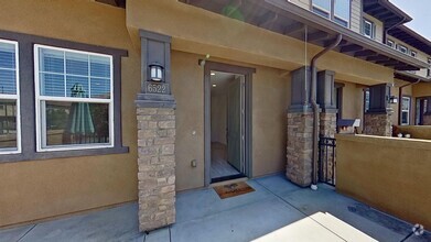 Building Photo - Large 2 Bedroom Townhome at The Village, L...