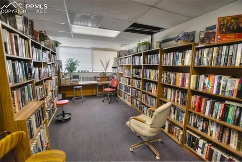 Building Photo - 411 Lakewood Cir