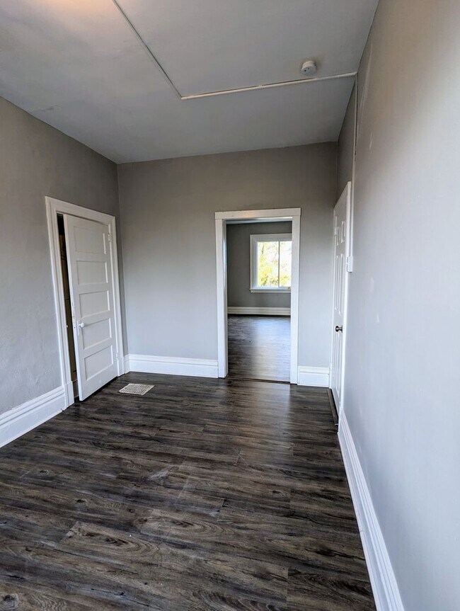 Building Photo - vin4031