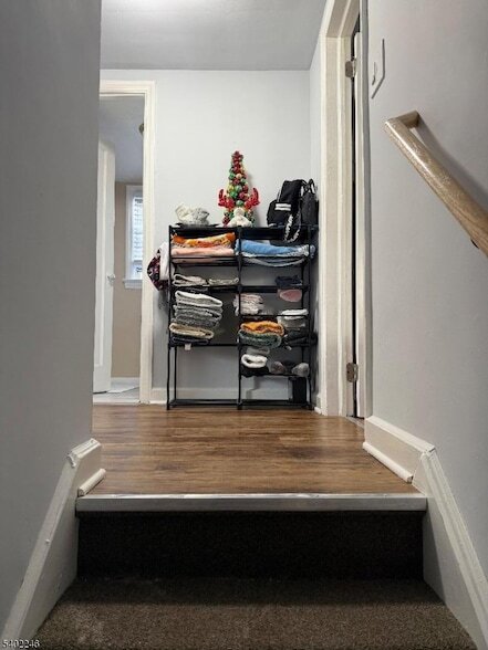 Building Photo - 8 Rowe Pl