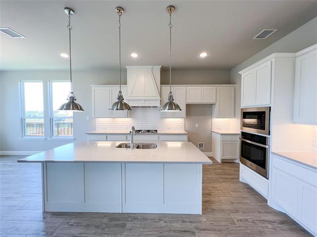 Building Photo - 2201 Essex Ct