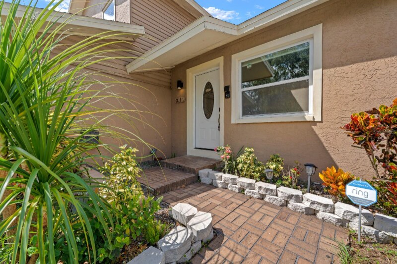 Building Photo - 3210 Acapulco Dr