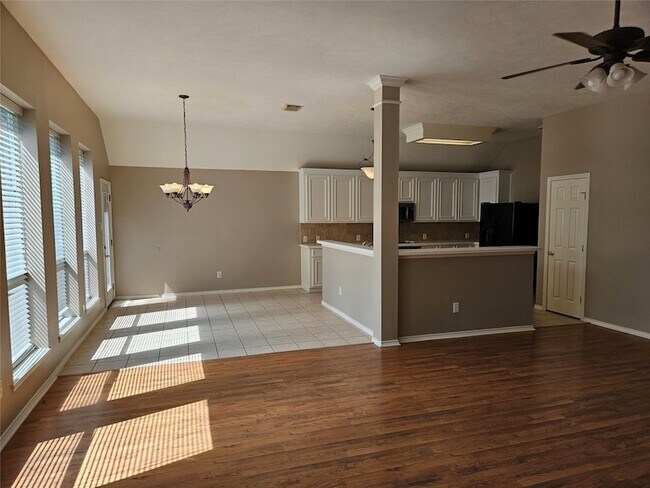 Building Photo - 4434 Grove Park Dr