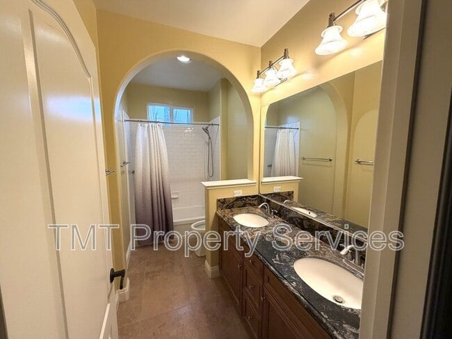 Building Photo - 6912 Riqueza Ct