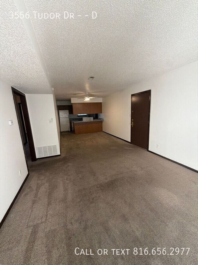 Building Photo - 3556 Tudor Dr