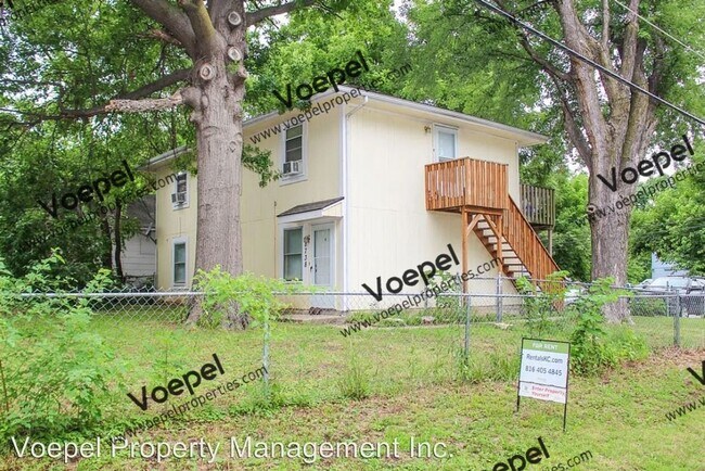 Building Photo - 8738 Thompson Ave