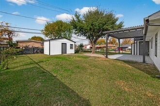 Building Photo - 3527 La Retama Dr
