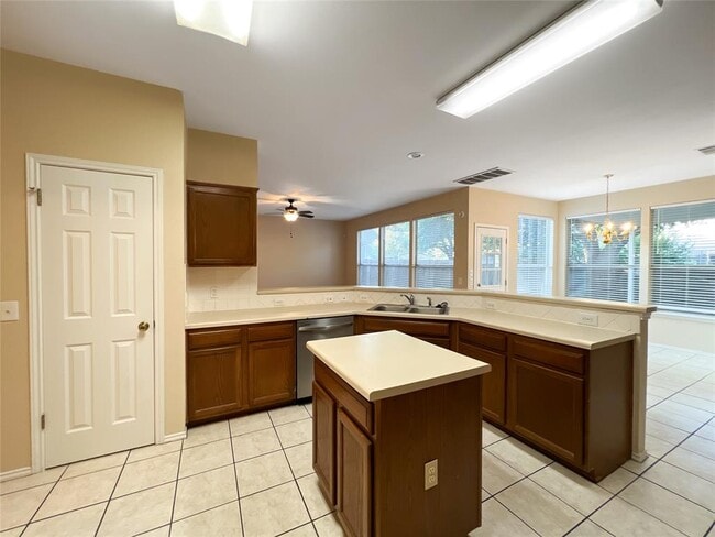 Building Photo - 1512 Suzi Ln
