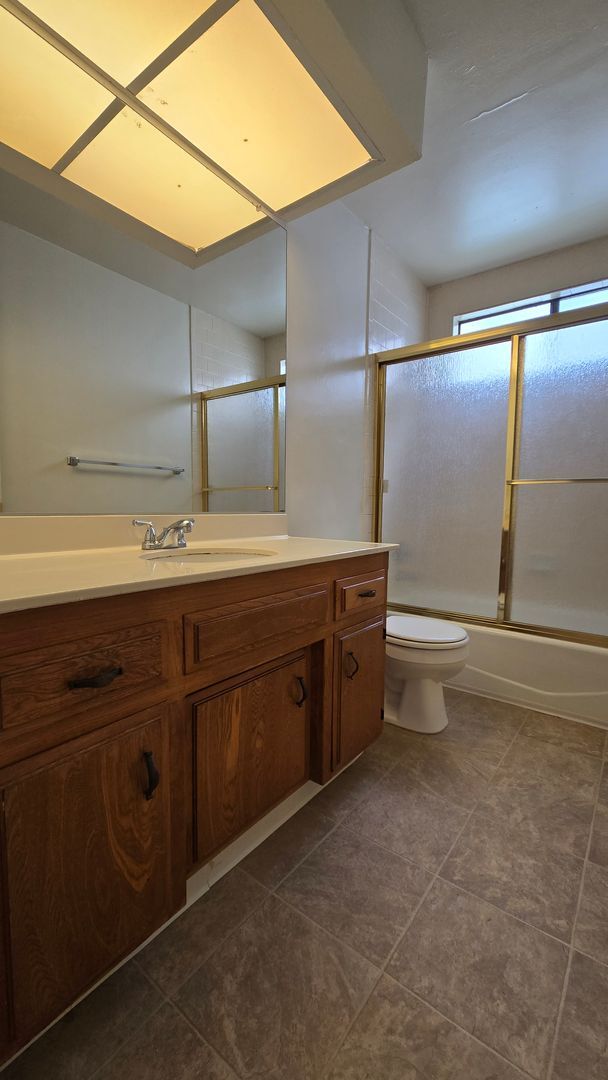 Building Photo - 4147 Pinewood Lake Dr