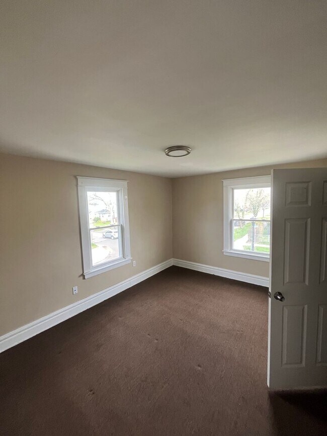 Building Photo - 201 Rosewood Terrace