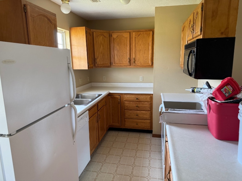 Building Photo - 801 Brittany Ct