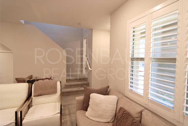 Building Photo - Stunning 3-beds, 2.5-baths townhome in the...