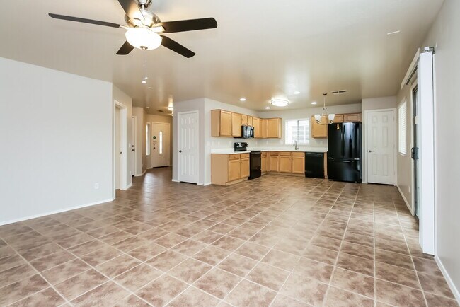 Building Photo - 3146 W Carlos Ln