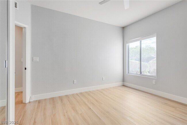 Building Photo - 2508 Sandilands Dr