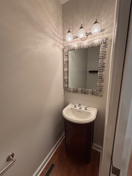 Building Photo - 161 Avalon Dr