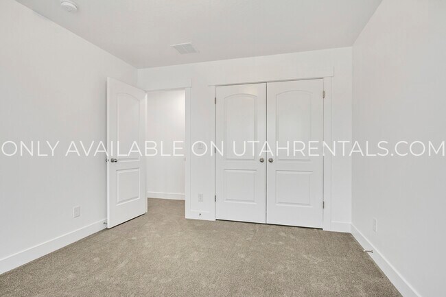 Building Photo - 4283 W Gate Keeper Dr