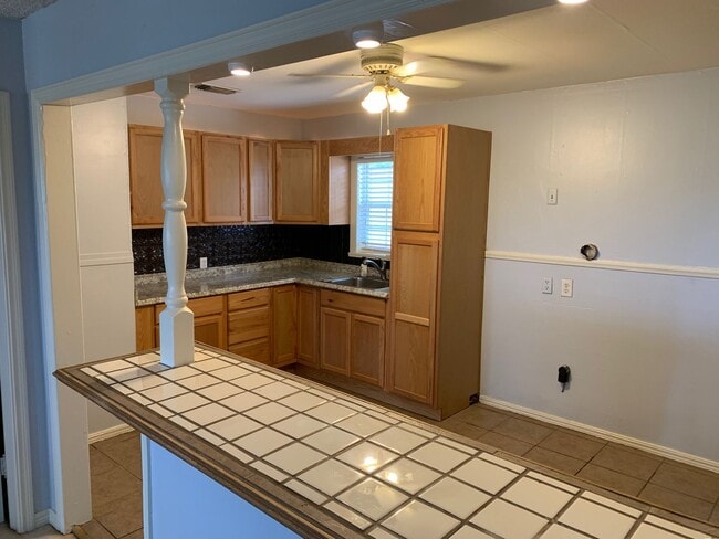 Building Photo - Beautiful 3 bedroom 2 bath home!