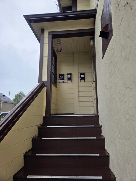 Entry Way - 950 14th St