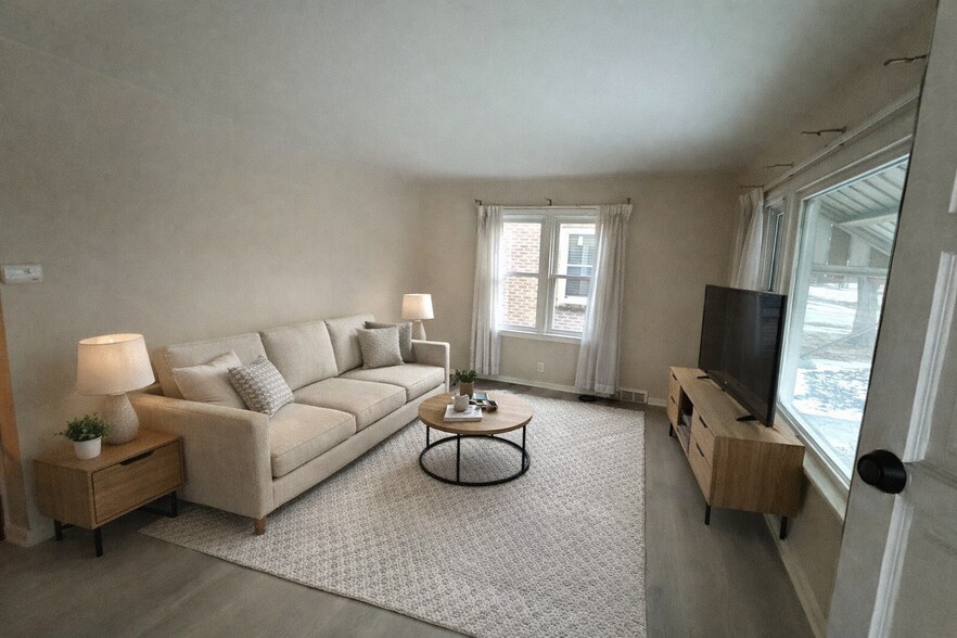 Building Photo - 408 N 68th St