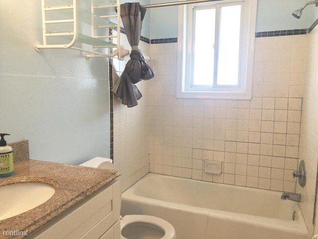 Building Photo - 3 br, 2 bath House - 1225 Queen St