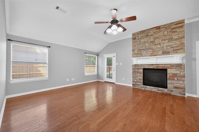 Building Photo - 3702 Sunset Cir