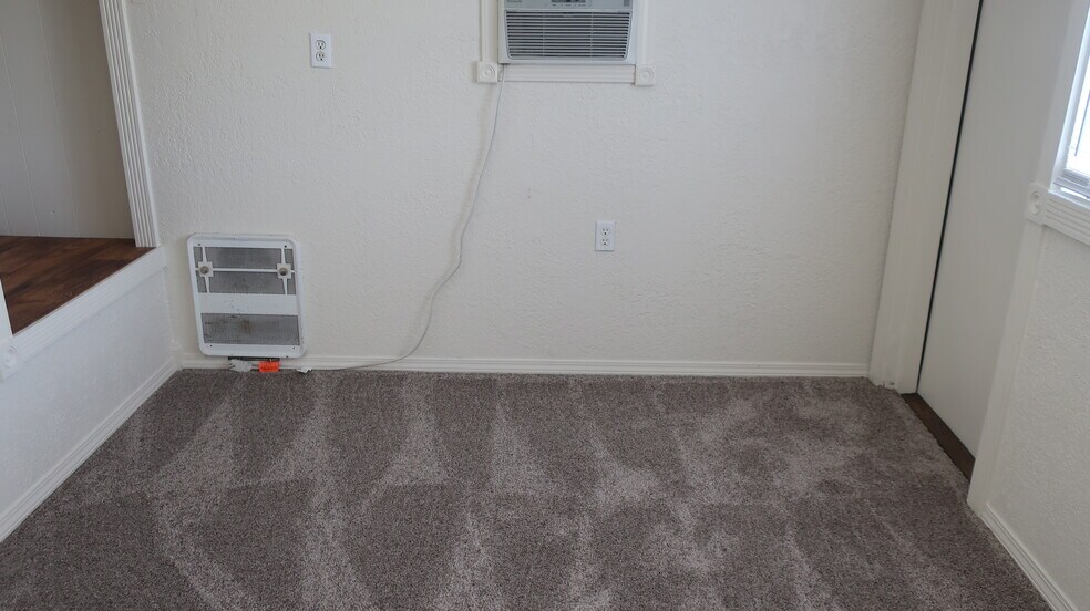 Building Photo - 525 S Mission St