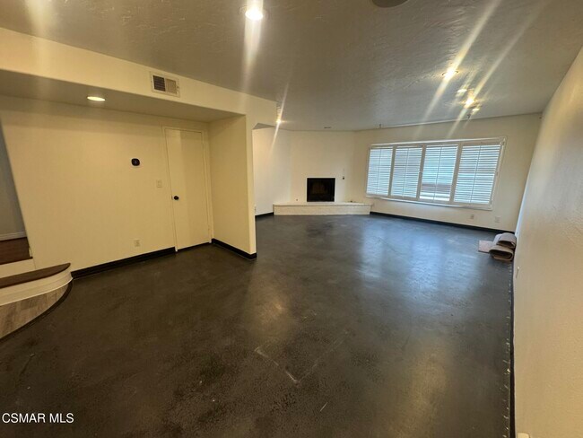 Building Photo - 12115 Valleyheart Dr