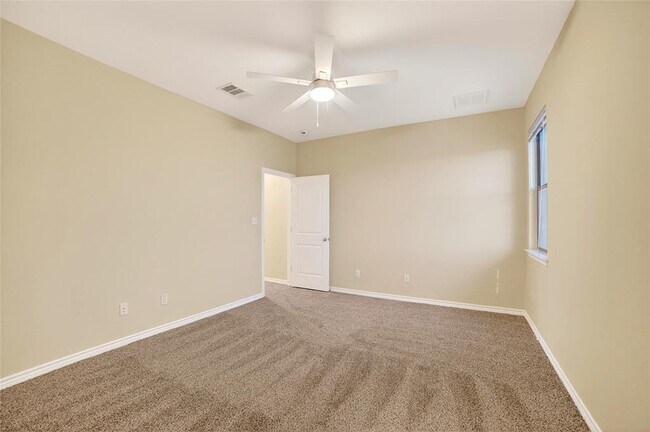 Building Photo - 1090 Sussex Way
