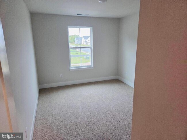 Building Photo - 232 Munsee Cir