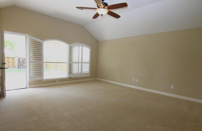 Building Photo - 3640 Rosalina Loop