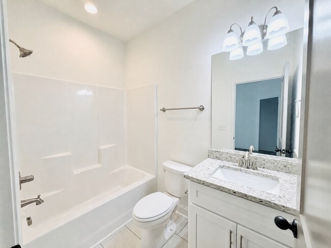 Building Photo - 2035 Rosewood Dr