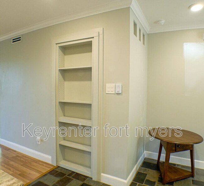 Building Photo - 112 Pinebrook Dr