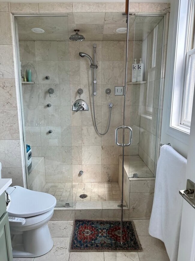 Building Photo - 1930 N Halsted St