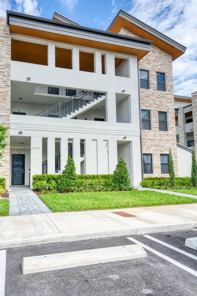 Building Photo - 7831 NW 104th Ave