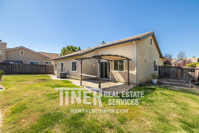 Building Photo - Beautiful Roseville Home on Court