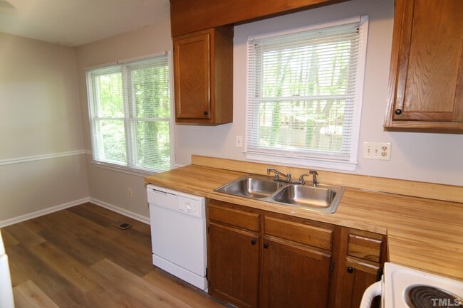 Building Photo - 103 Wigan Cir