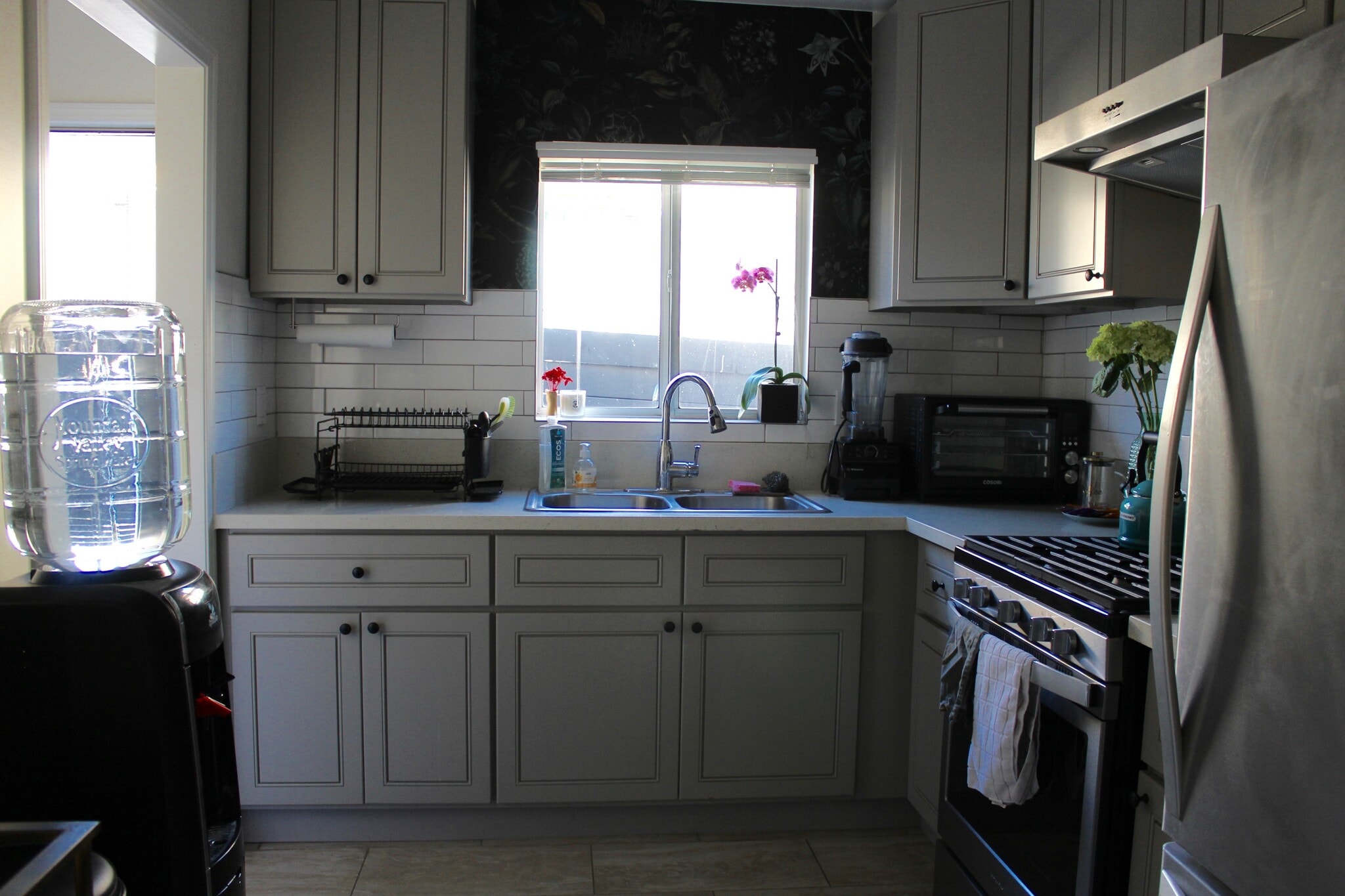 Building Photo - 323 N Vendome St