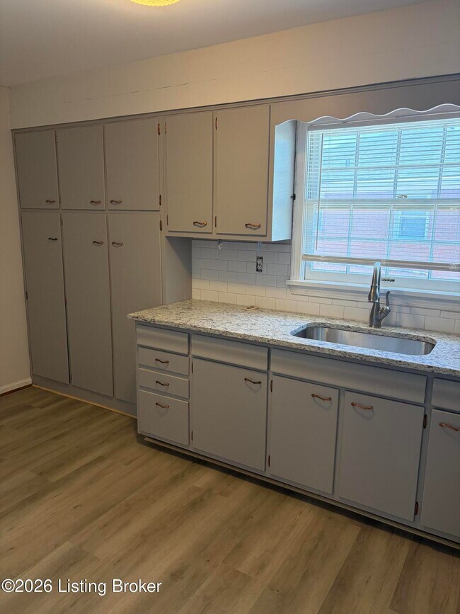Building Photo - 3101 Sunny Ln