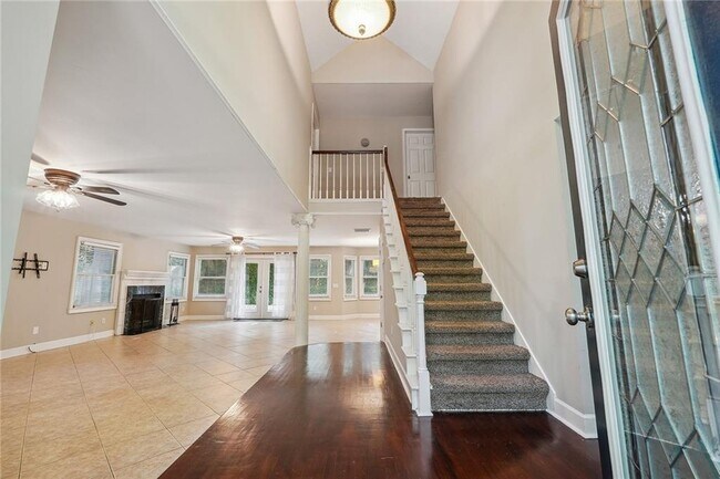 Building Photo - 515 Spring Gate Ln