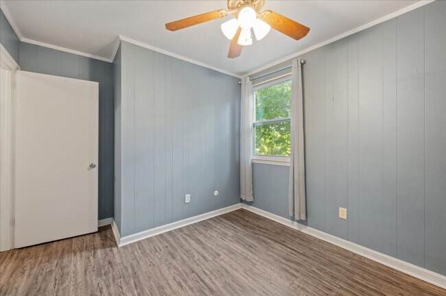 Building Photo - 3-Bedroom Home Near Memorial Hospital