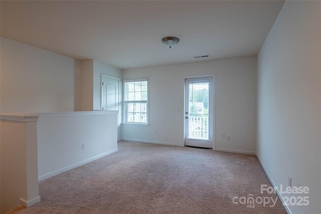 Building Photo - 15747 Reynolds Dr
