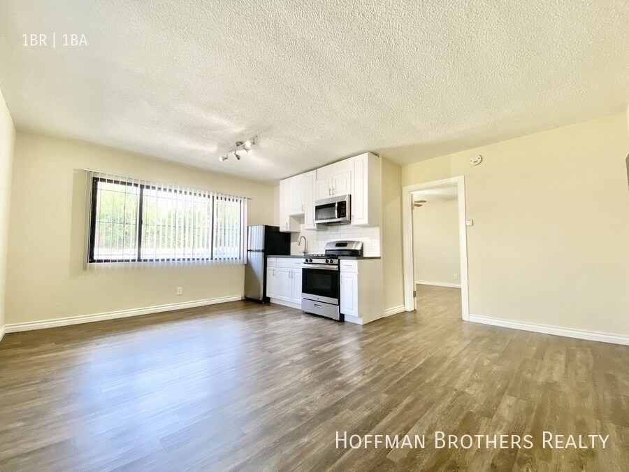 Building Photo - 4619 Lomita St
