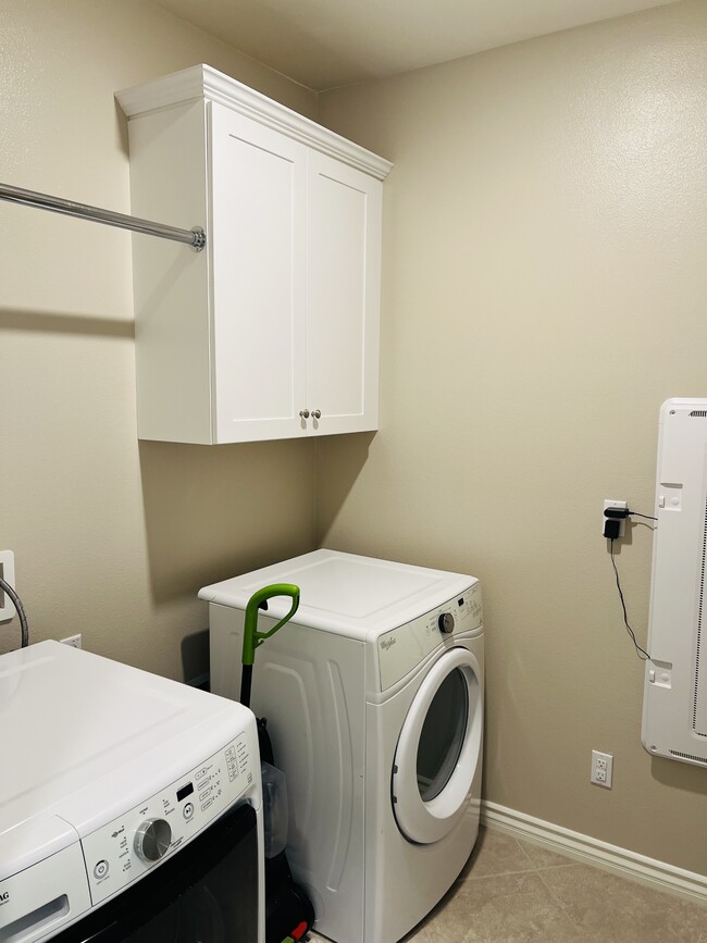 Building Photo - 45781 Ambara Ct