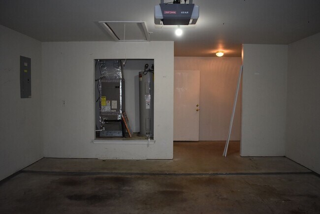 Building Photo - 4bd/2ba house close to shopping and Ft. Hood!