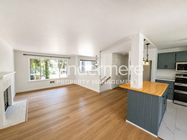Building Photo - **Beautifully Updated 3-Bedroom Home in the Lake Symington Community**